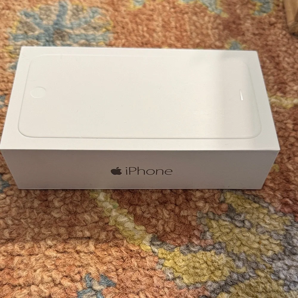 Apple iPhone - Sleek White Box